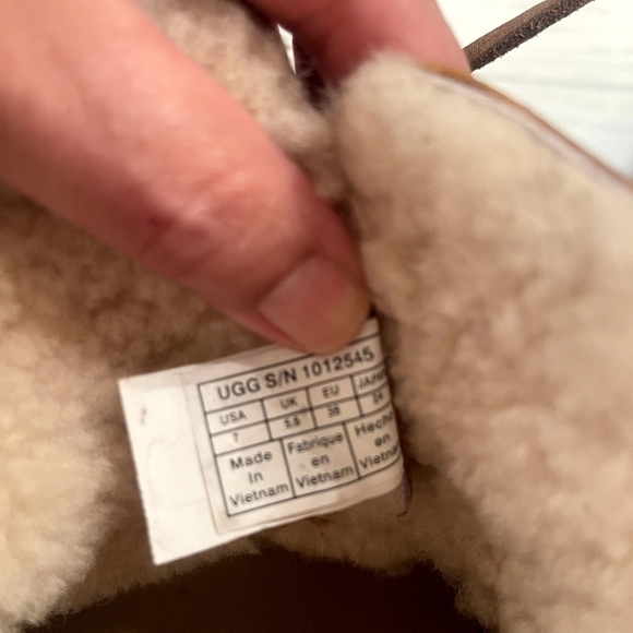 NWOT UGG Australia Women's Luisa Water Resistant Leather Boots 1012545 Size 6 - Picture 6 of 6